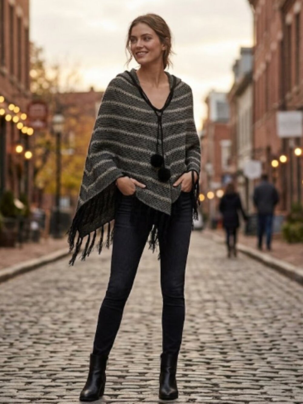 BCBG‎ MAXAZRIA Poncho Sweater Pom Pom Tassel fringe